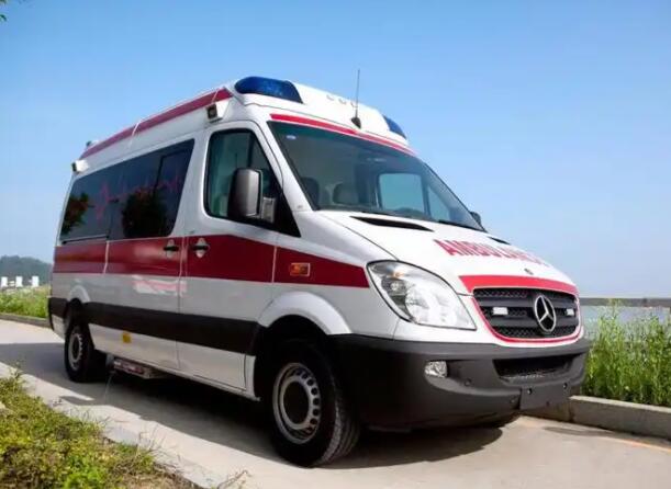 上海外地重症病人转院，非急救病人转运车