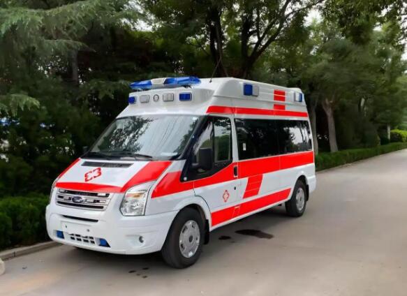 救护车转院，如何与救护人员保持有效沟通？